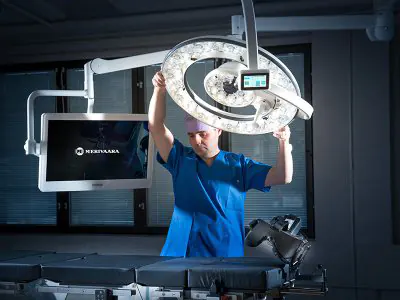 Q-FLOW Ameliyat Lambası Monitörlü